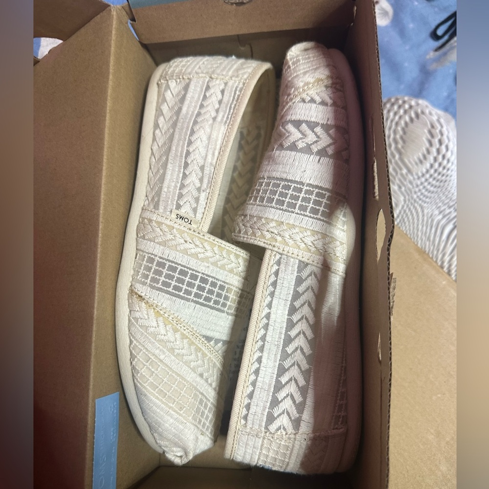 Women’s toms
